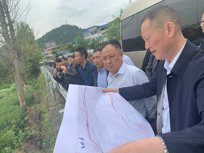 市、縣領導現場調研天馬50萬噸玻瓶項目(圖2)