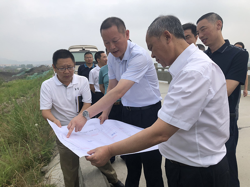 市、縣領導現場調研天馬50萬噸玻瓶項目(圖6)